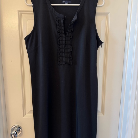 GAP Dresses & Skirts - Black Ruffle Sleeveless Mini Dress